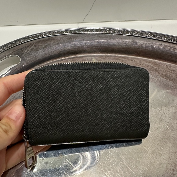LV Taiga zip coin purse - Picture 15 of 16